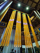 07 Golden hanging banners