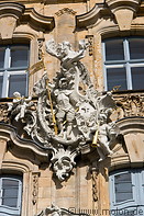 06 Facade decoration with statues
