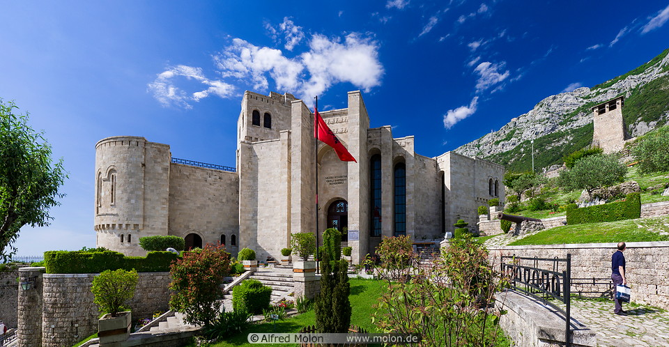 13 Skanderbeg museum