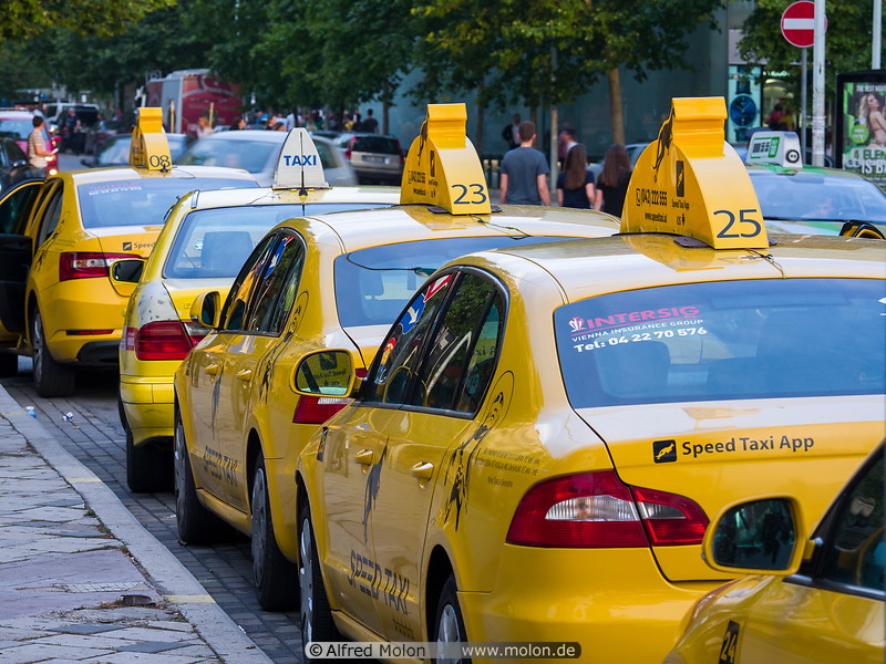 10 Taxis