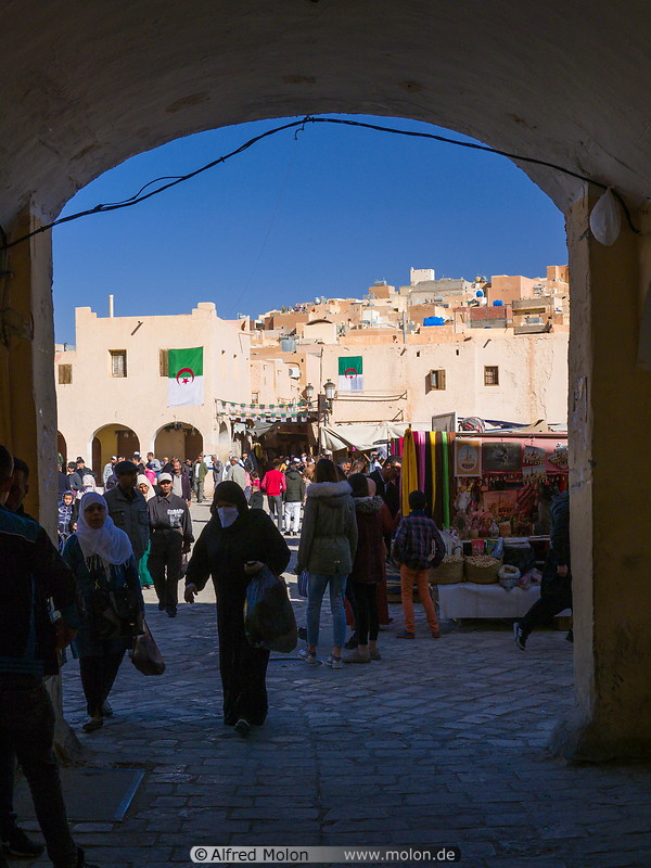 24 Gate to market square
