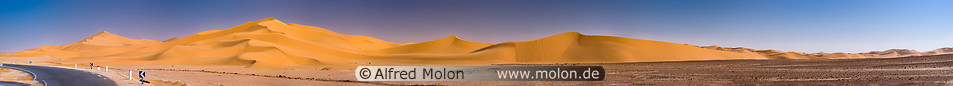 24 Sand dunes near Ksabi