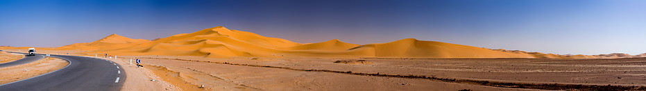 23 Sand dunes near Ksabi