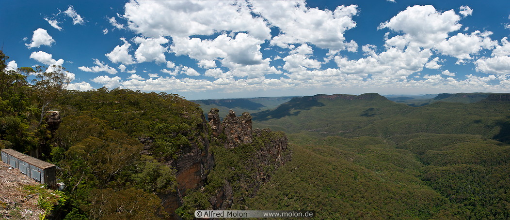 37 Blue Mountains and Three Sisters