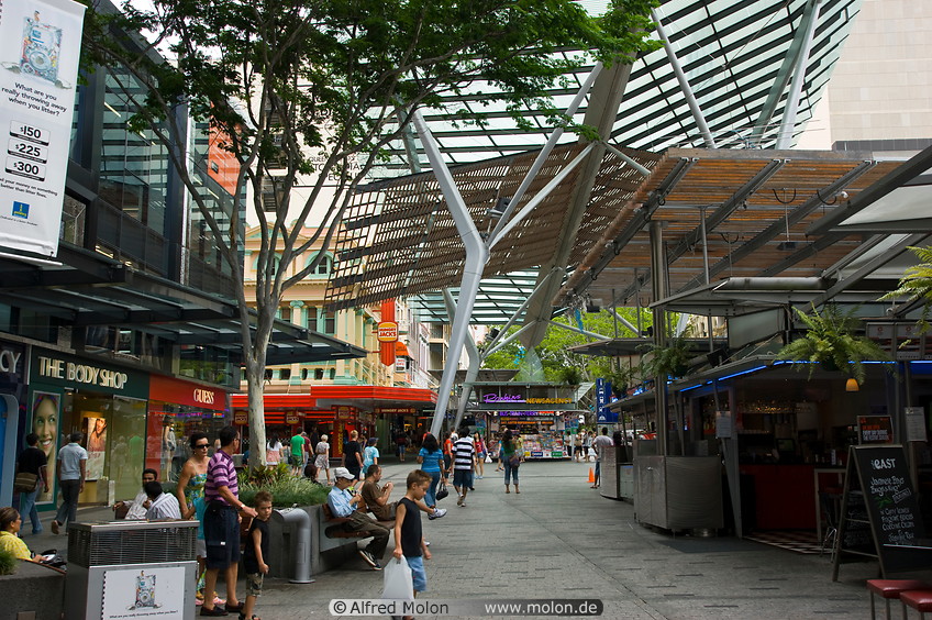 16 Pedestrian area and shops