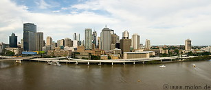 07 Brisbane skyline and river