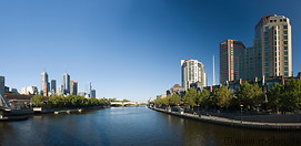 03 Yarra river and skyscrapers