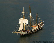 07 Sailing ship