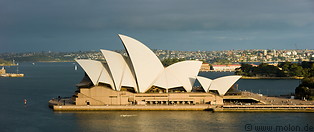 18 Opera house and bay of Sydney