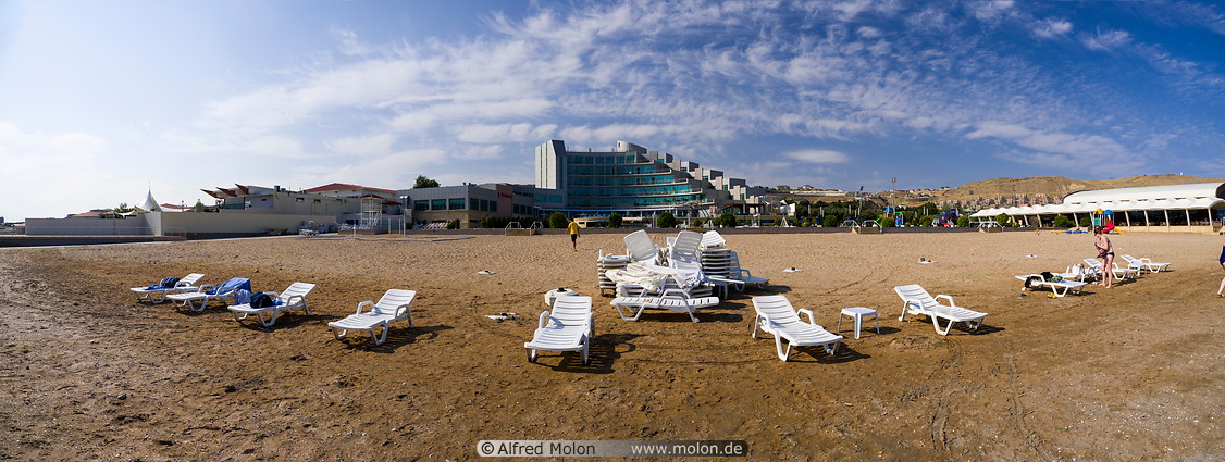 17 Ramada hotel and beach