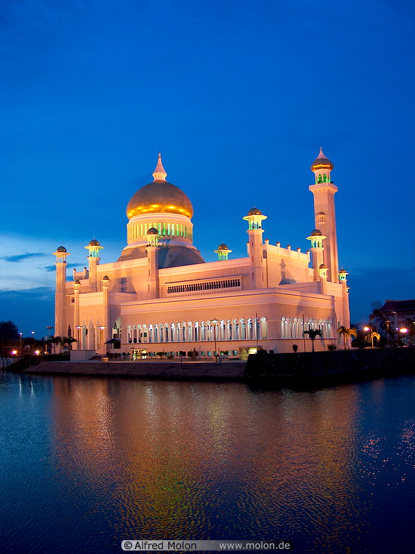 07 Mosque with golden domes and pond
