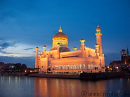 06 Mosque with golden domes and pond