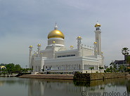01 Omar Ali Saifuddien mosque