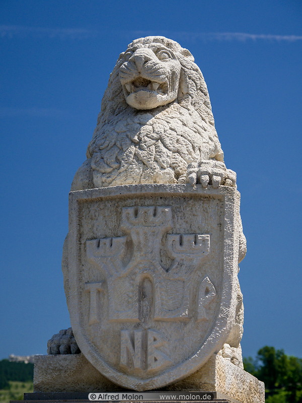 12 Lion statue
