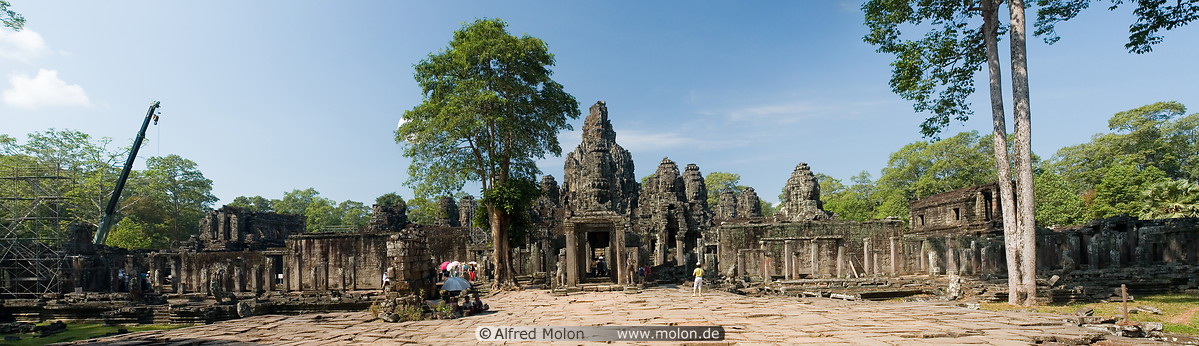 03 Panorama view of Bayon temple