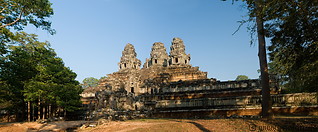 03 View of temples with central towers