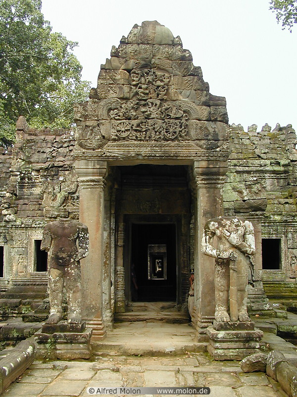 48 Preah Khan gate