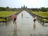 30 Path to Angkor Wat