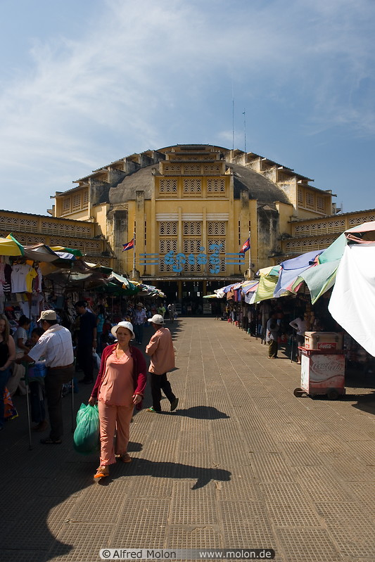 07 Psar Thmei market