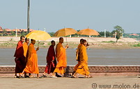 15 Buddhist monks
