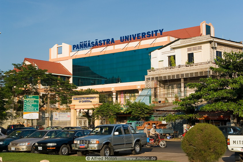 09 Pannasastra university