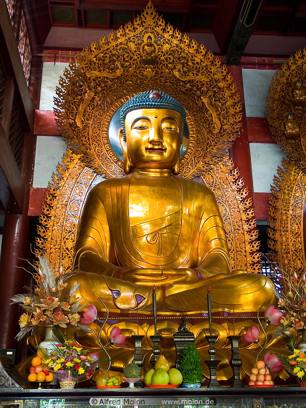 07 Buddha statue