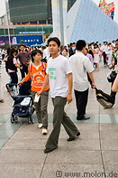 06 People walking on square
