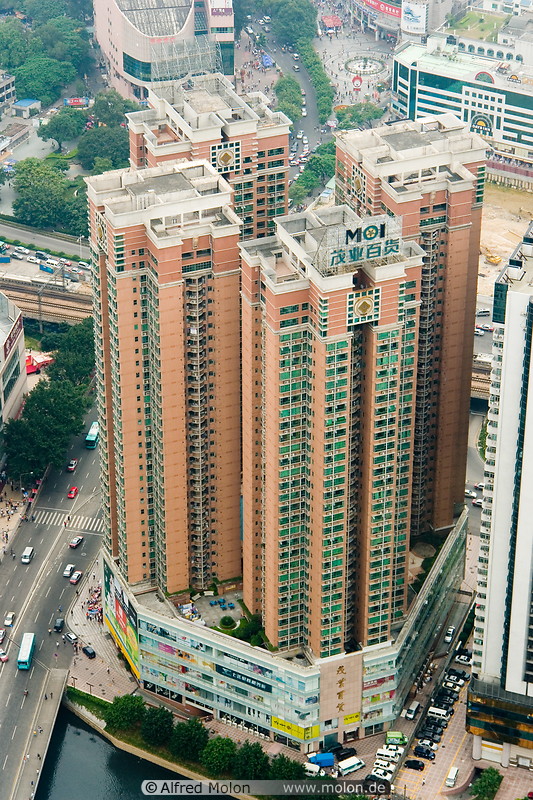 08 Shopping and residential skyscraper