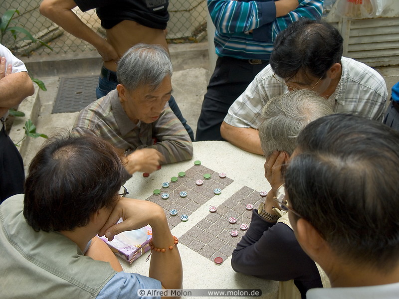 04 Chinese chess (xiangqi) players