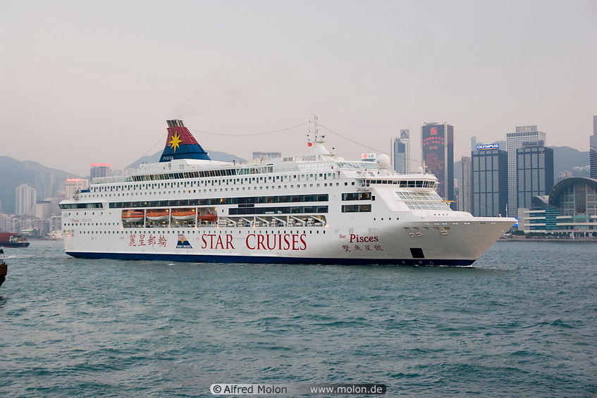 14 Star Cruises ship
