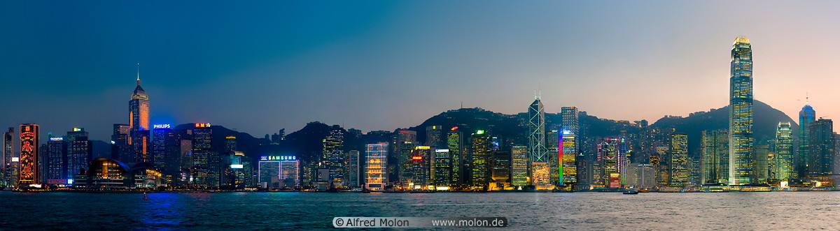 02 Hong Kong skyline at night