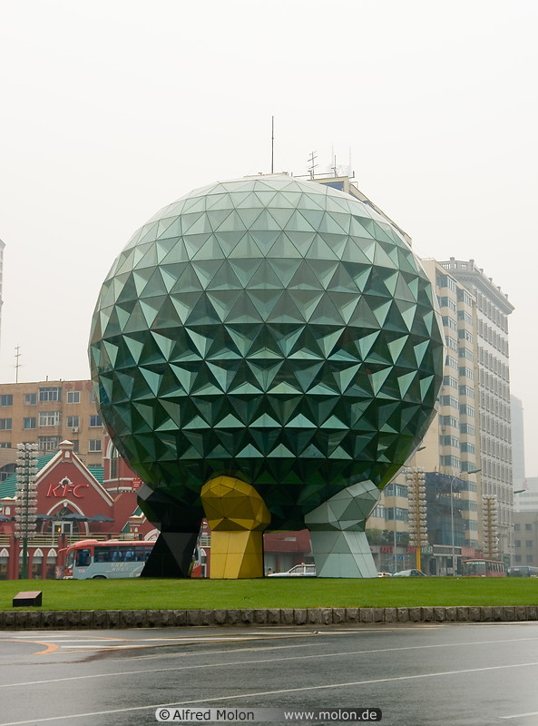 01 Youhao friendship square and sphere