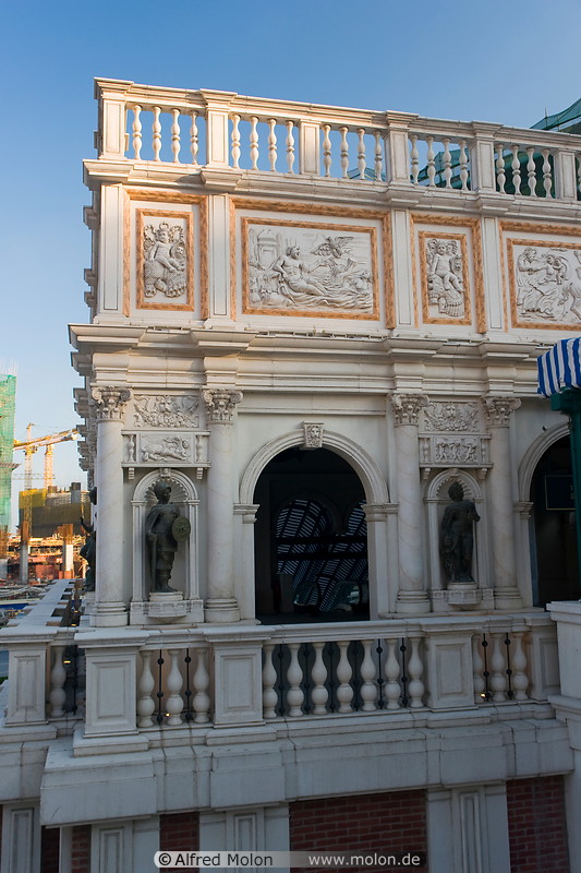 20 Venetian casino - Building facade