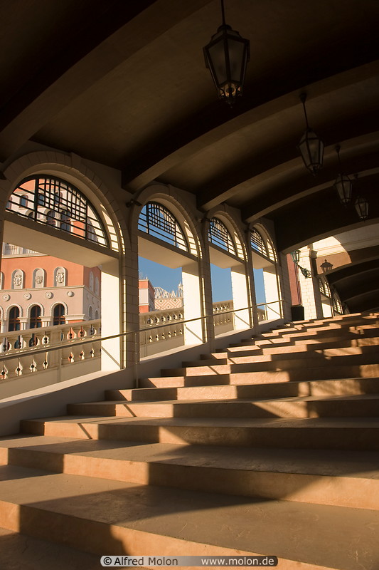 21 Venetian casino - Rialto bridge staircase