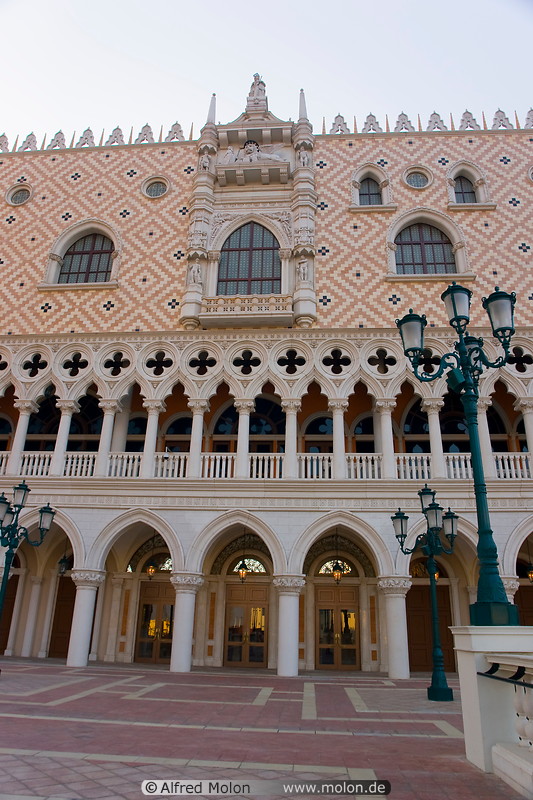 22 Venetian casino - building facade