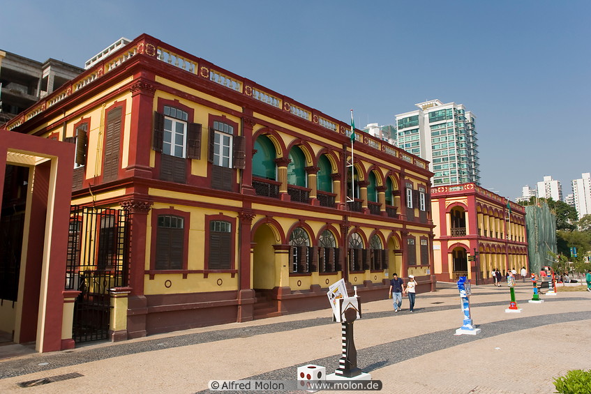 09 Colonial era building