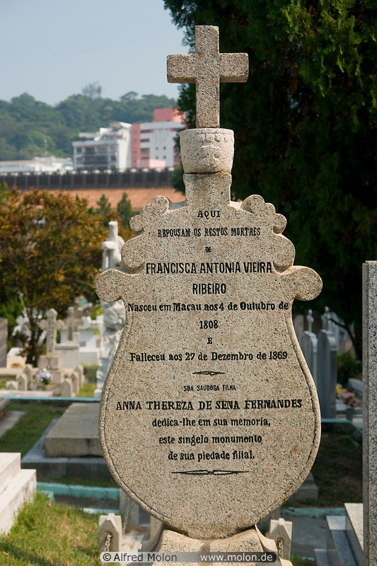 12 Graves in St Michael cemetery