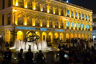 29 Fountain in Senado square at night