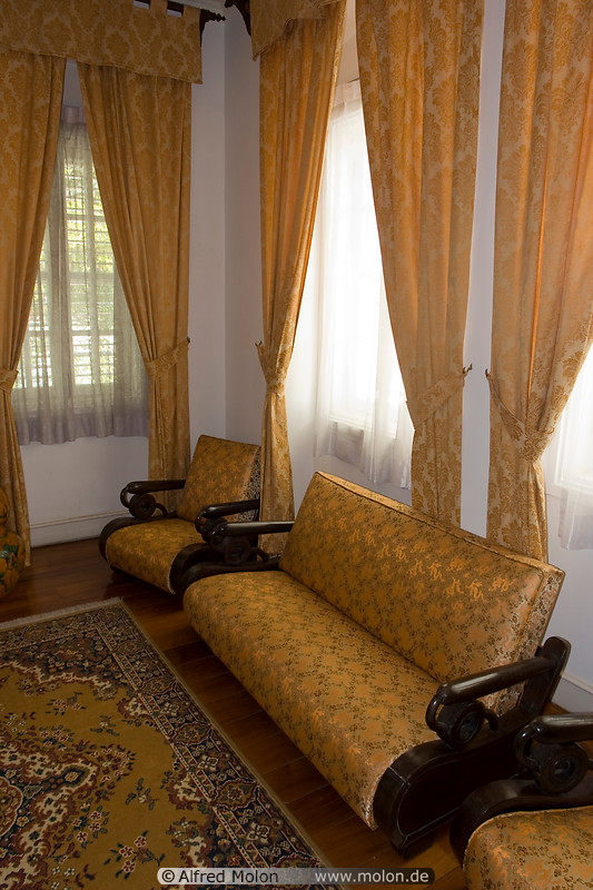 20 Macanese colonial era house - living room