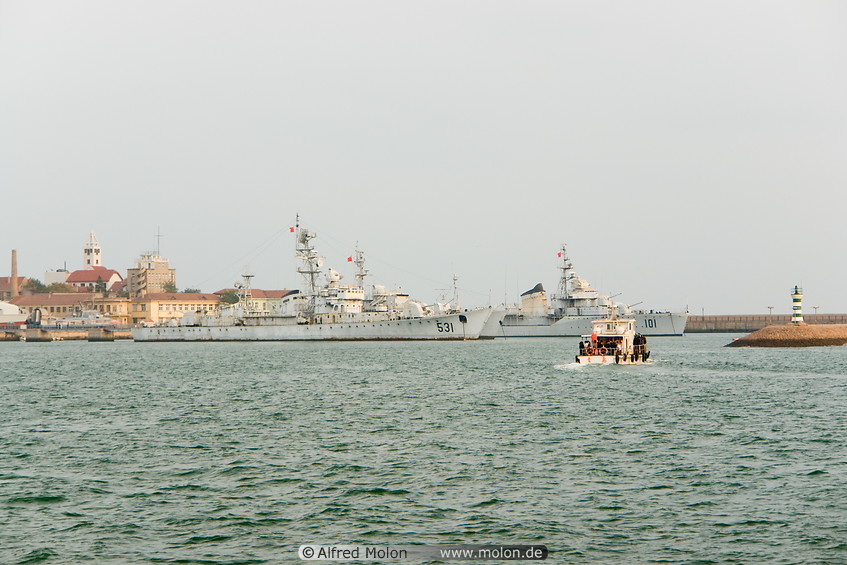 11 Chinese navy ships