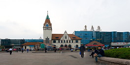 09 Railway station square