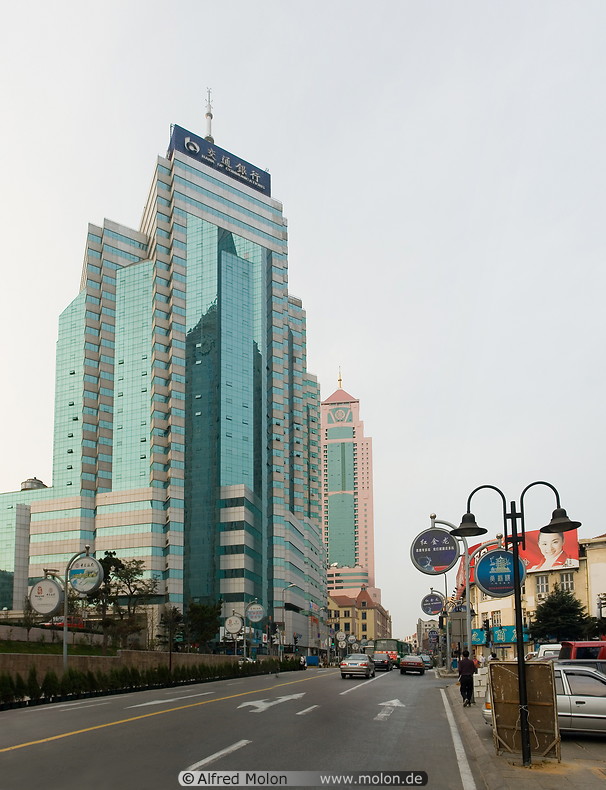 02 Skyscrapers on Zhongshan Lu street