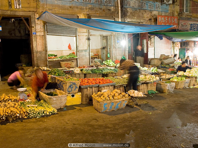 13 Vegetables night market