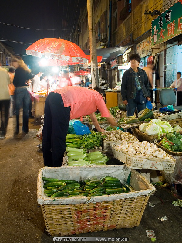 14 Vegetables night market