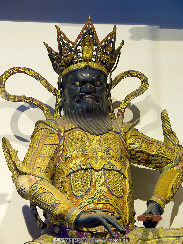 10 Statue of Chinese god