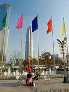 07 Flags, fountain and Jin Mao Tower