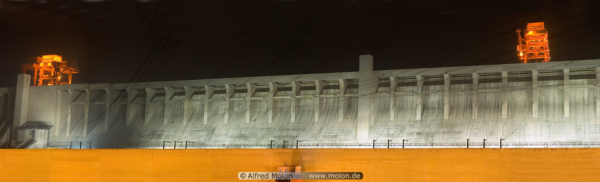 11 Night view of dam