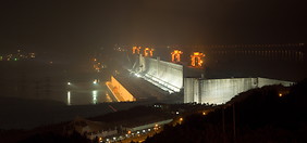 03 Three Gorges dam at night