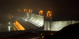 05 Three Gorges dam at night