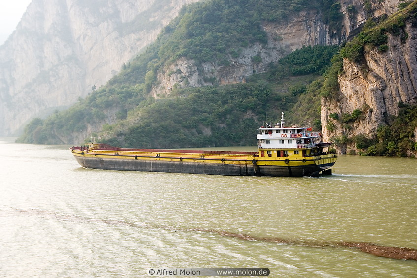 21 Empty freighter passing through Xiling gorge
